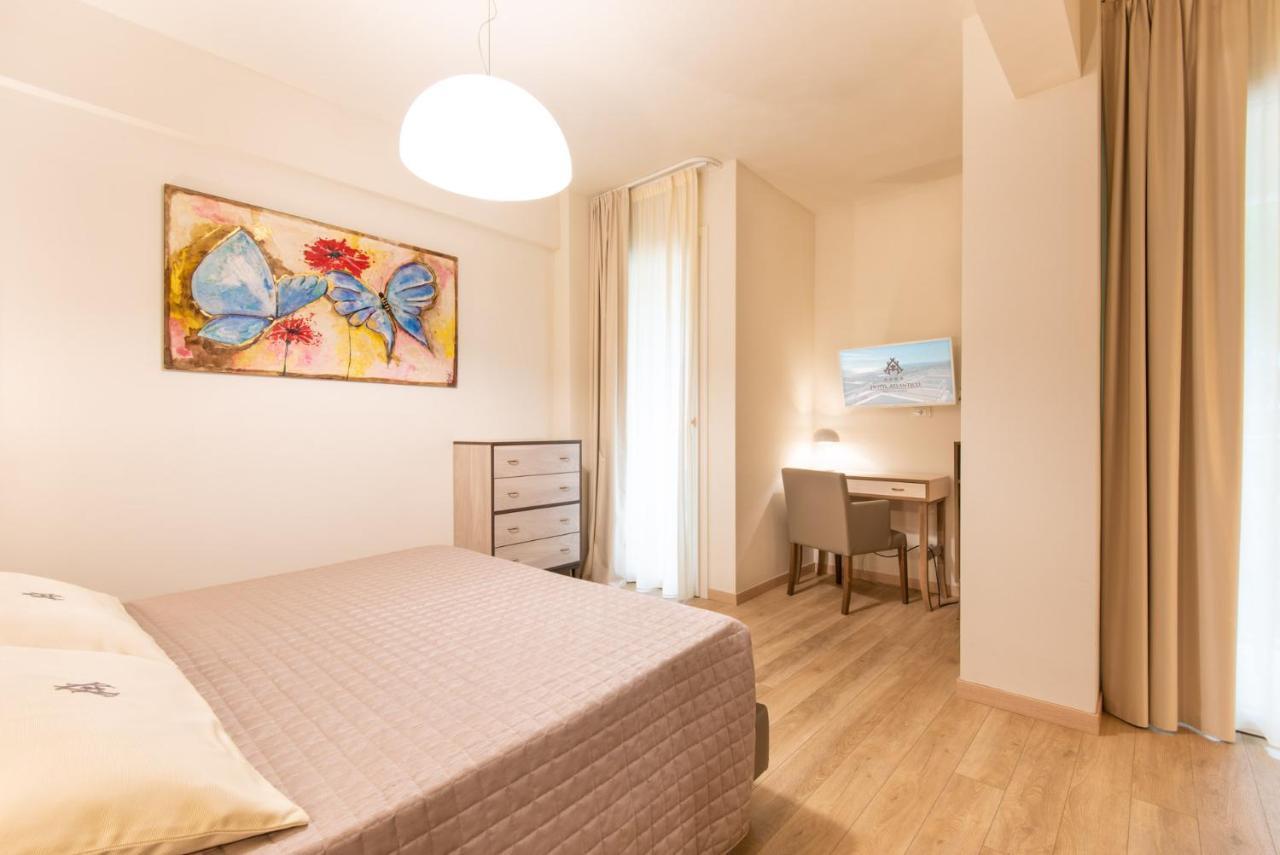 פורטה דיי מארמי Hotel Atlantico מראה חיצוני תמונה