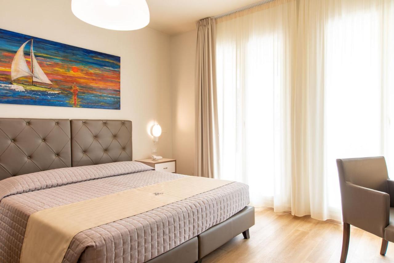 פורטה דיי מארמי Hotel Atlantico מראה חיצוני תמונה